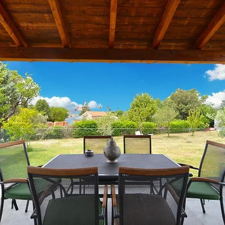 Vakantiehuis House Mirna 2177 *