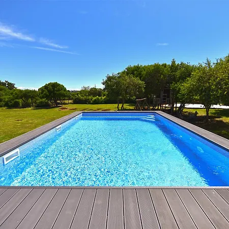 House Mirna 2177 Vakantiehuis *