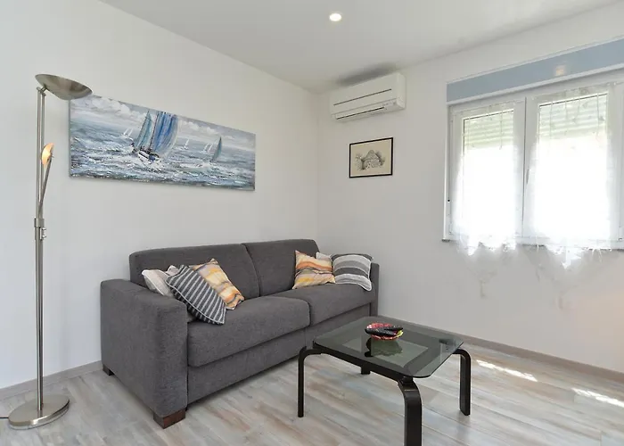 Nyaraló House Mirna 2177