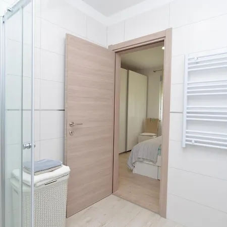 House Mirna 2177 Semesterbostad