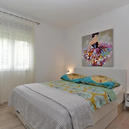 House Mirna 2177 * Póla