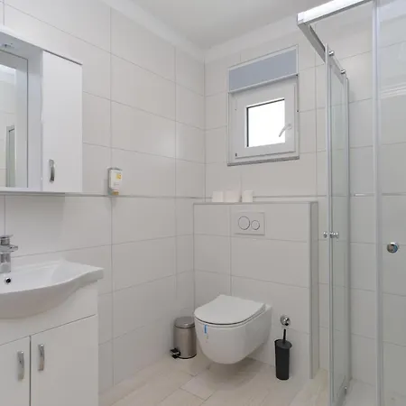 House Mirna 2177 Póla