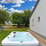 House Mirna 2177